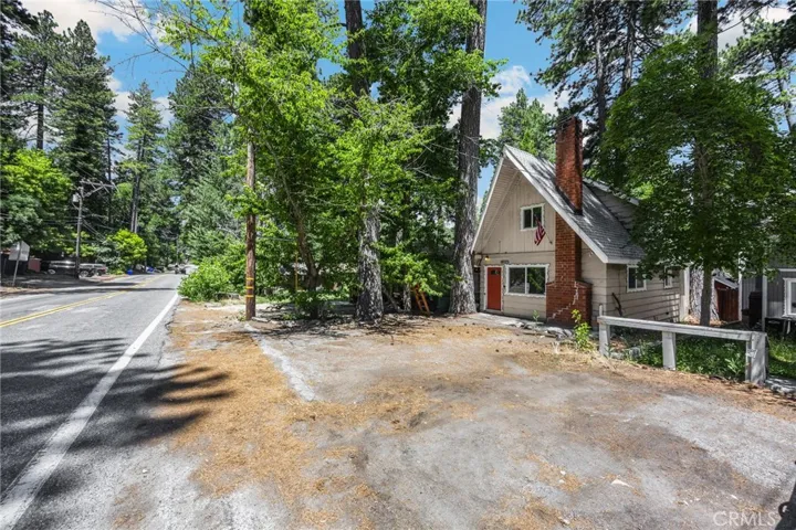 22934 Waters, Crestline, California 92325