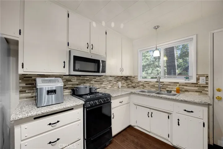 22934 Waters, Crestline, California 92325