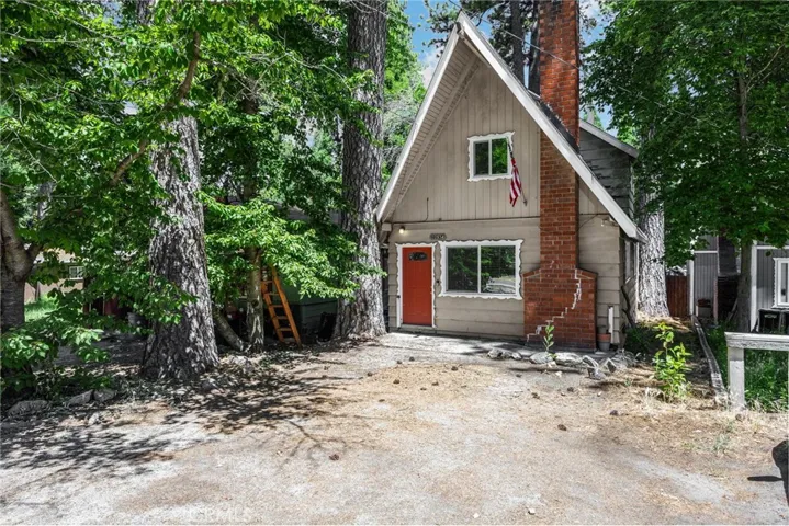 22934 Waters, Crestline, California 92325
