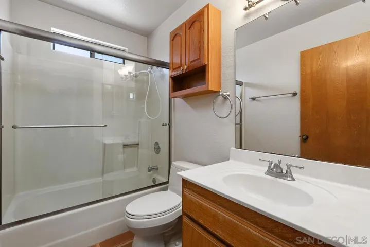 2922 Alamitos, Escondido, California 92027