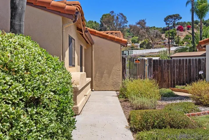 2922 Alamitos, Escondido, California 92027