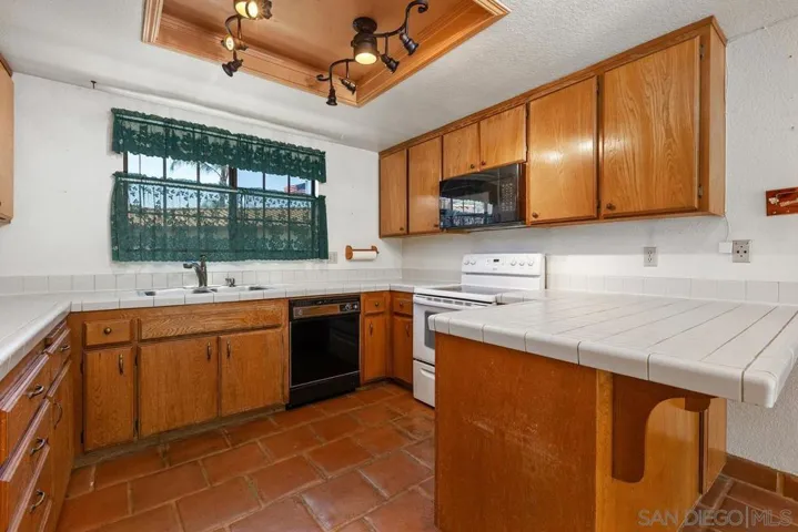 2922 Alamitos, Escondido, California 92027