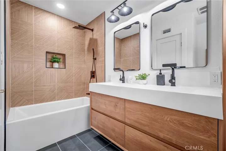 1824 West 245th Street, Torrance, California 90501