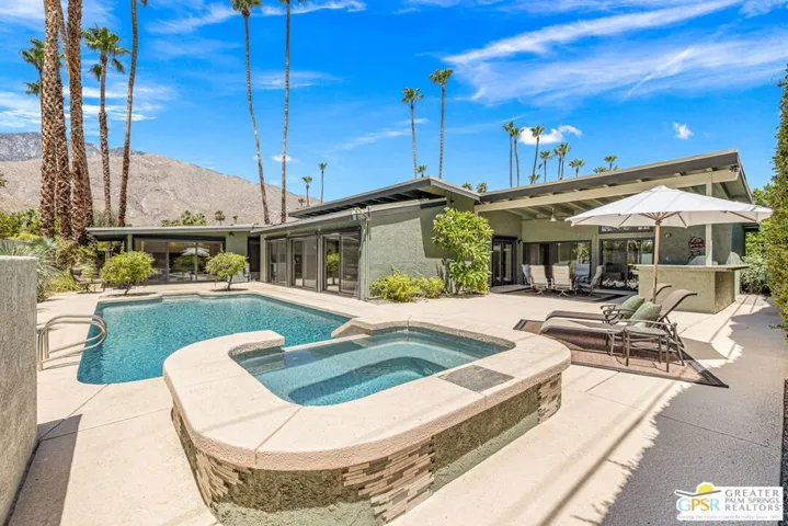 1120 S Calle De Maria, Palm Springs, California 92264