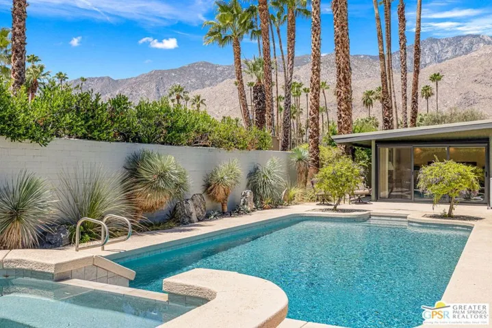 1120 S Calle De Maria, Palm Springs, California 92264