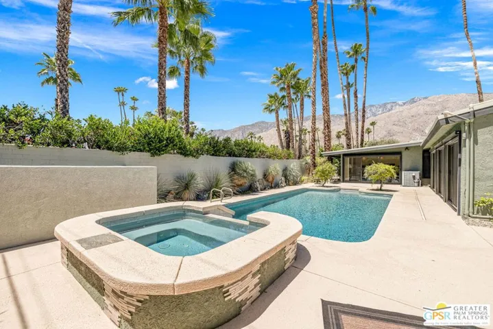1120 S Calle De Maria, Palm Springs, California 92264