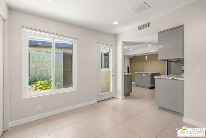 1120 S Calle De Maria, Palm Springs, California 92264