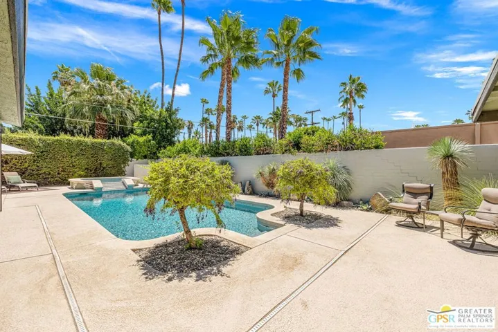 1120 S Calle De Maria, Palm Springs, California 92264