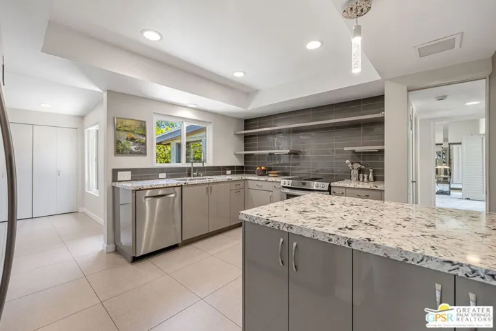 1120 S Calle De Maria, Palm Springs, California 92264