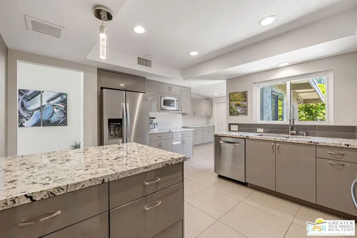 1120 S Calle De Maria, Palm Springs, California 92264