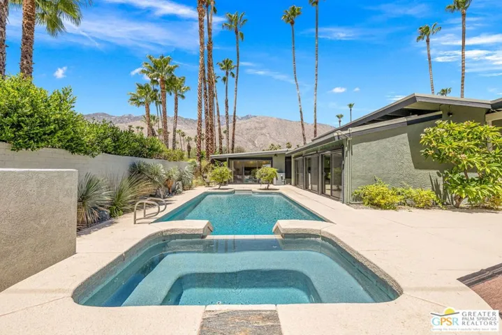 1120 S Calle De Maria, Palm Springs, California 92264