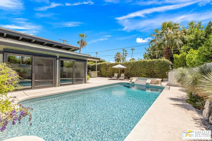 1120 S Calle De Maria, Palm Springs, California 92264