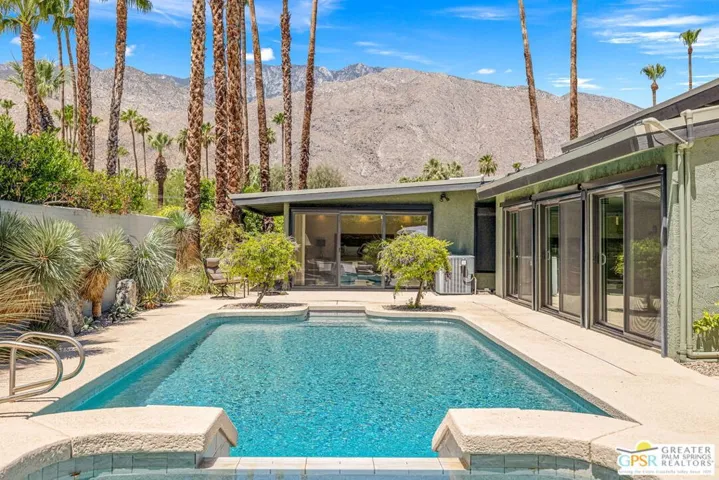 1120 S Calle De Maria, Palm Springs, California 92264