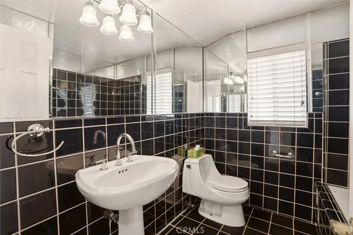 19206 Andmark Avenue, Carson, California 90746