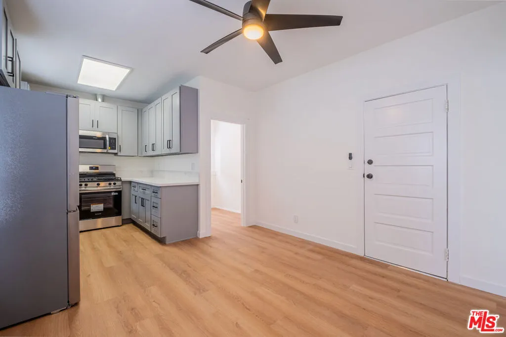 108 N Broadway, Redondo Beach, California 90277 — photo 4