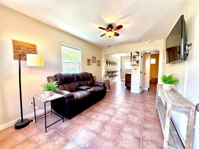 2015 Oak, Paso Robles, California 93446