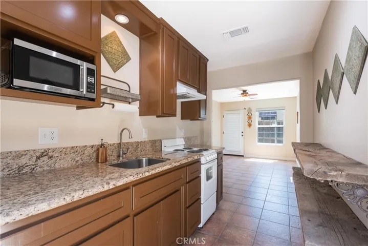 2015 Oak, Paso Robles, California 93446