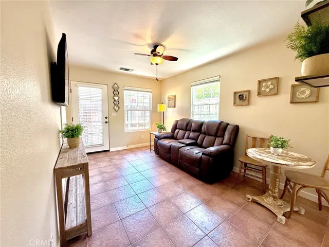 2015 Oak, Paso Robles, California 93446