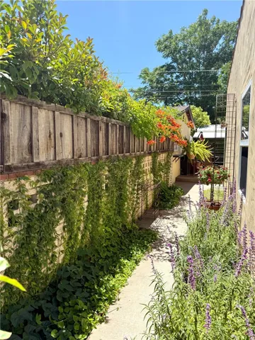 2015 Oak, Paso Robles, California 93446