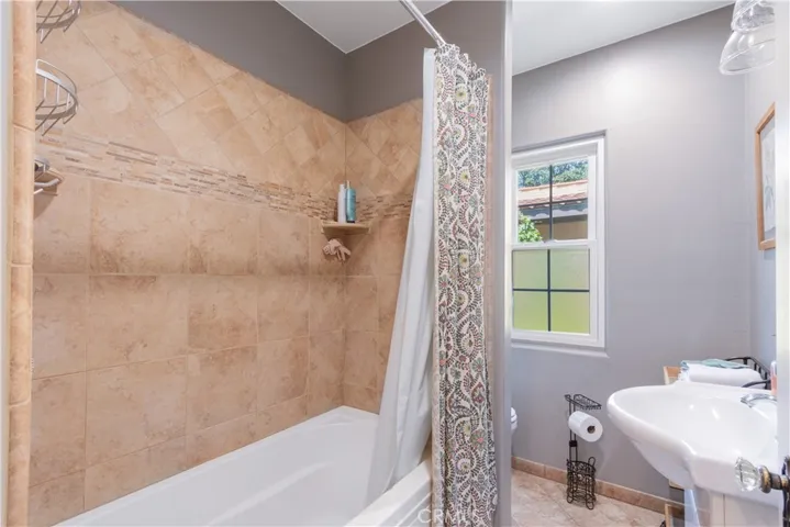 2015 Oak, Paso Robles, California 93446