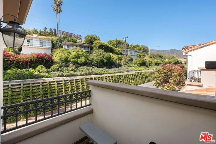 6422 Lunita Road, Malibu, California 90265