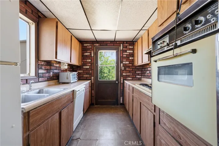 42735 2nd E, Lancaster, California 93535