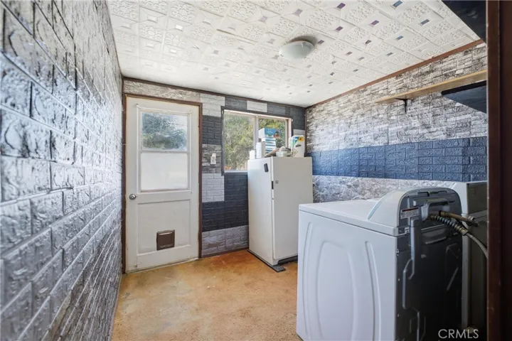 42735 2nd E, Lancaster, California 93535