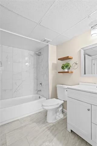 1550 W Ashlan, Fresno, California 93705