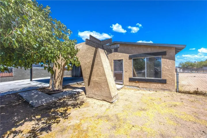2037 Sequoia, Barstow, California 92311