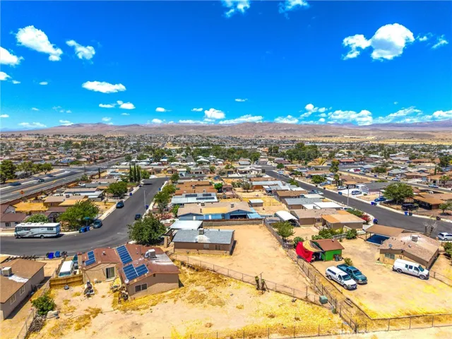 2037 Sequoia, Barstow, California 92311
