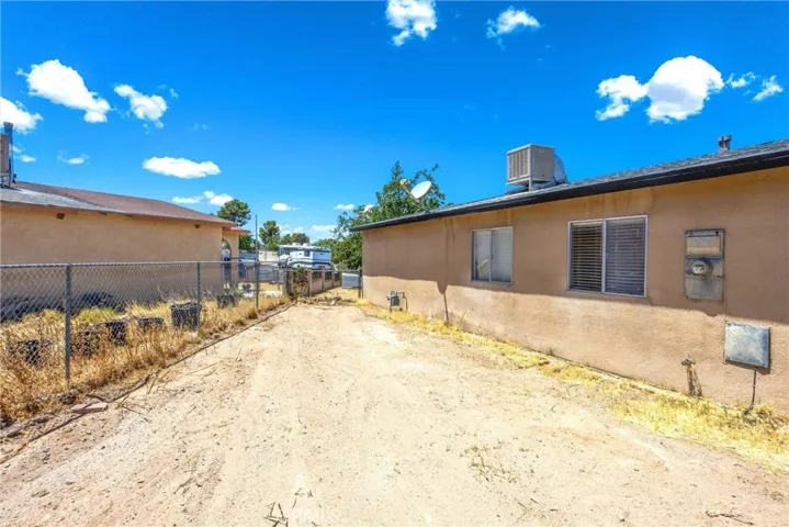 2037 Sequoia, Barstow, California 92311