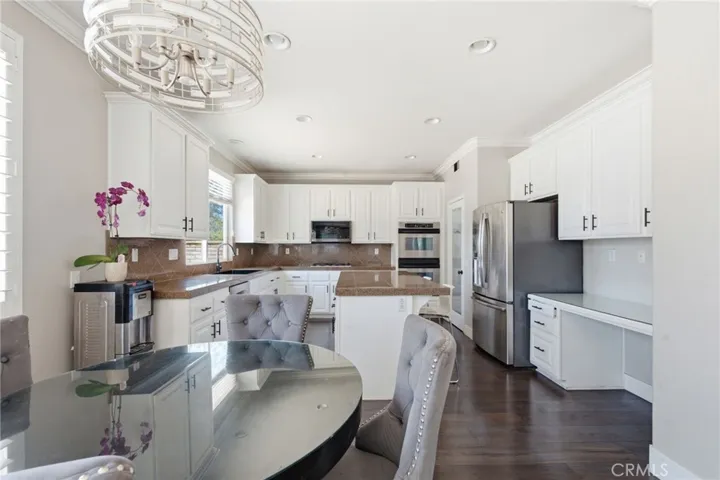 2238 Toulouse, Corona, California 92882