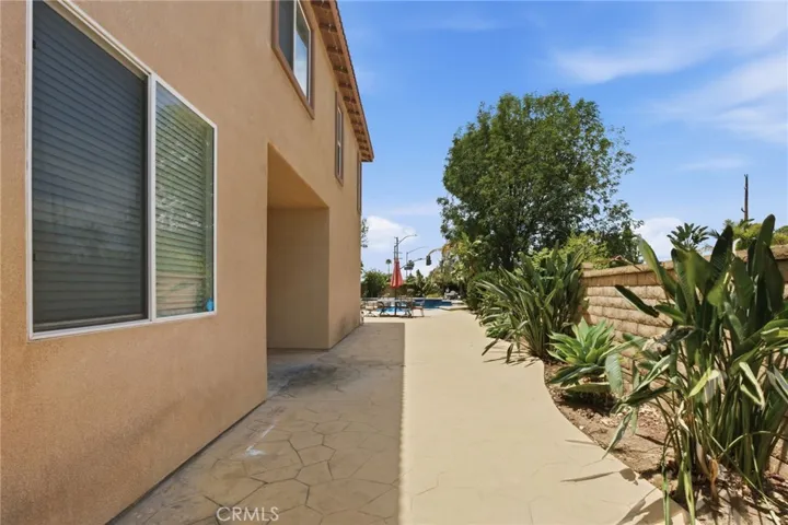 2238 Toulouse, Corona, California 92882