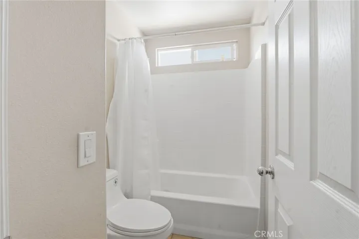 2238 Toulouse, Corona, California 92882
