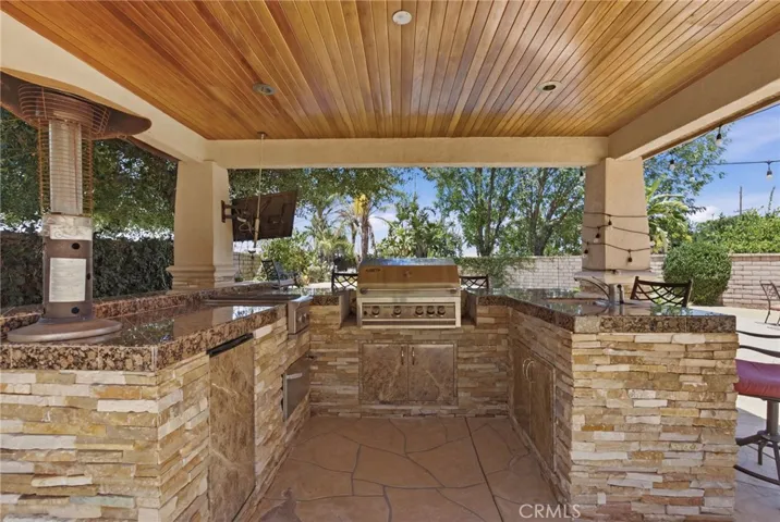 2238 Toulouse, Corona, California 92882