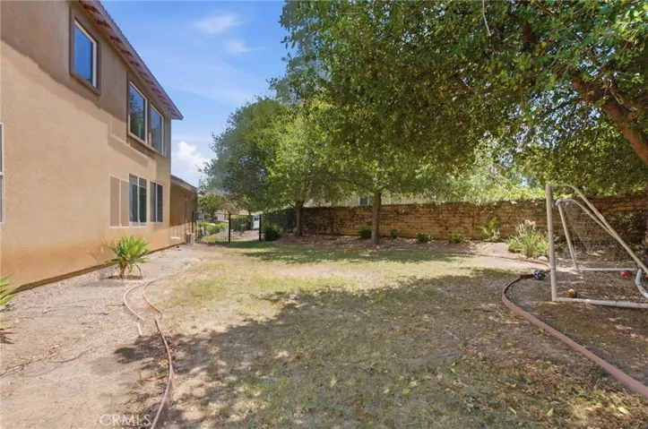2238 Toulouse, Corona, California 92882