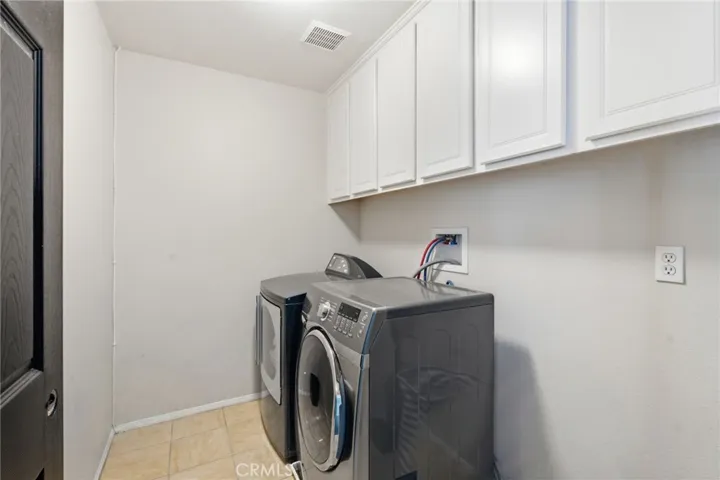 2238 Toulouse, Corona, California 92882