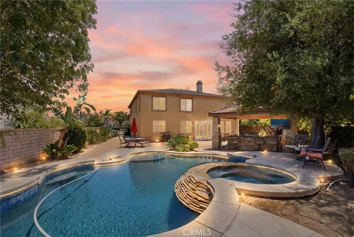 2238 Toulouse, Corona, California 92882