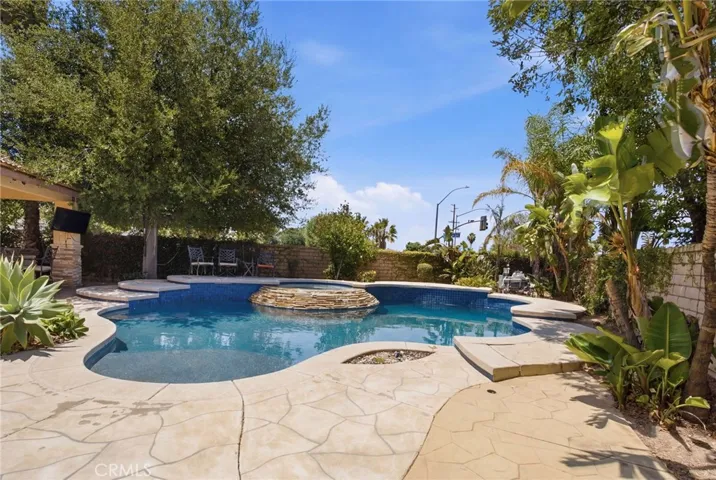 2238 Toulouse, Corona, California 92882