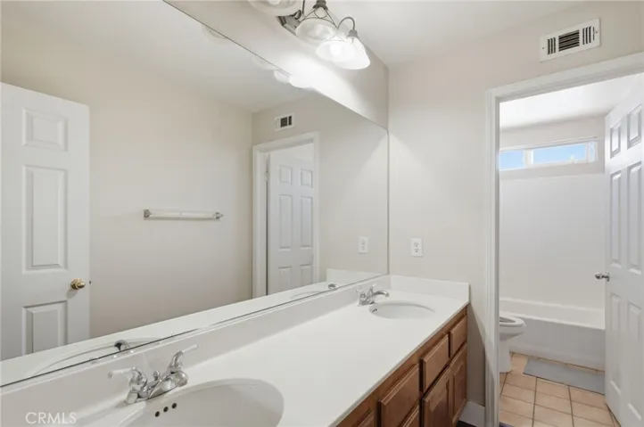 2238 Toulouse, Corona, California 92882