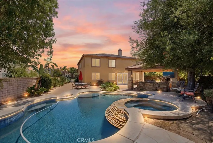 2238 Toulouse, Corona, California 92882