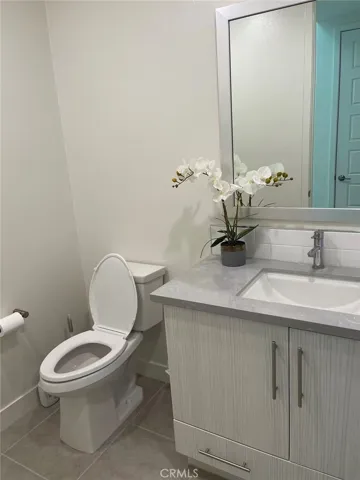 259 Radial, Irvine, California 92618