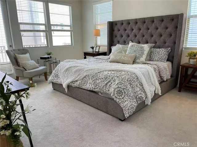 259 Radial, Irvine, California 92618