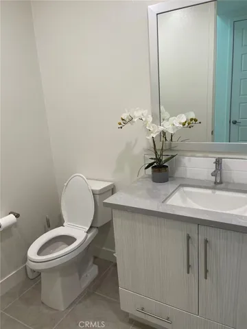 259 Radial, Irvine, California 92618