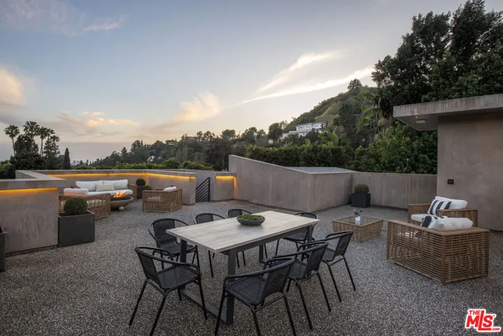 1845 Coldwater Canyon Drive, Beverly Hills, California 90210