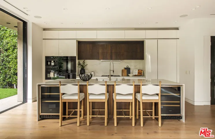 1845 Coldwater Canyon Drive, Beverly Hills, California 90210