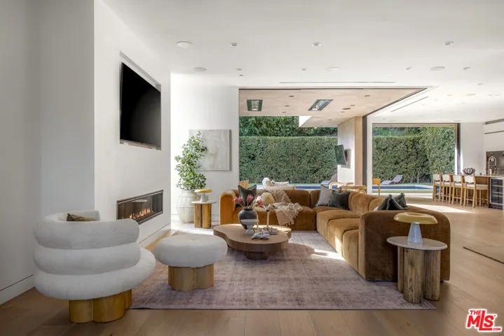 1845 Coldwater Canyon Drive, Beverly Hills, California 90210