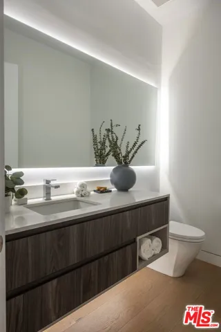 1845 Coldwater Canyon Drive, Beverly Hills, California 90210