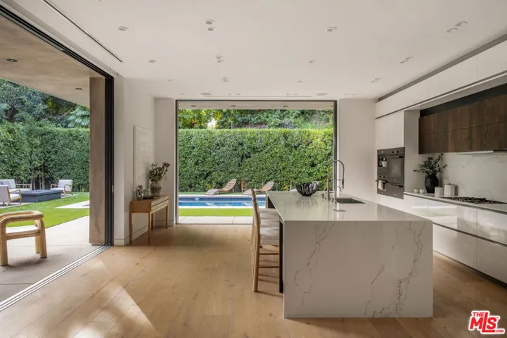 1845 Coldwater Canyon Drive, Beverly Hills, California 90210
