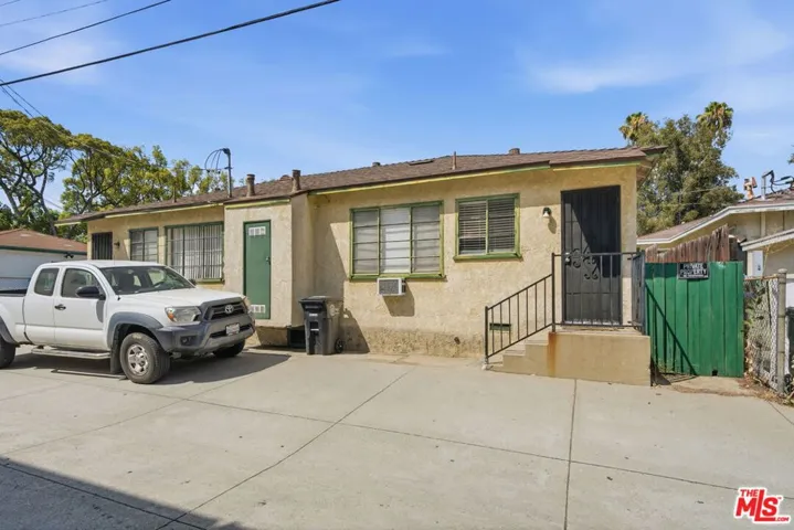 2018 W Glenoaks Boulevard, Glendale, California 91201